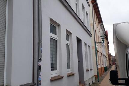 Wohnung Güstrow - 3 Zimmer, 76 m&sup2;, 417&euro; | Angebot:24441507