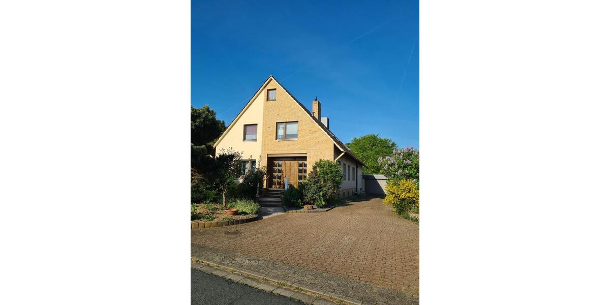Etagenwohnung Meinersen - 5 Zimmer, 150 m&sup2;, 1.500&euro; | Angebot:26126292