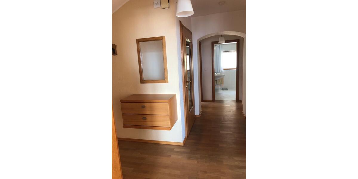 Einfamilienhaus Burghausen - 6 Zimmer, 150 m&sup2;, 2.300&euro; | Angebot:26113055