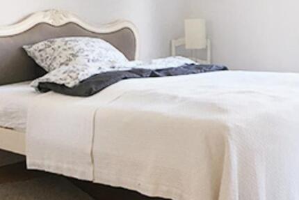 schönes, großes Zimmer für Pendlerin, Studentin, etc. zimmer