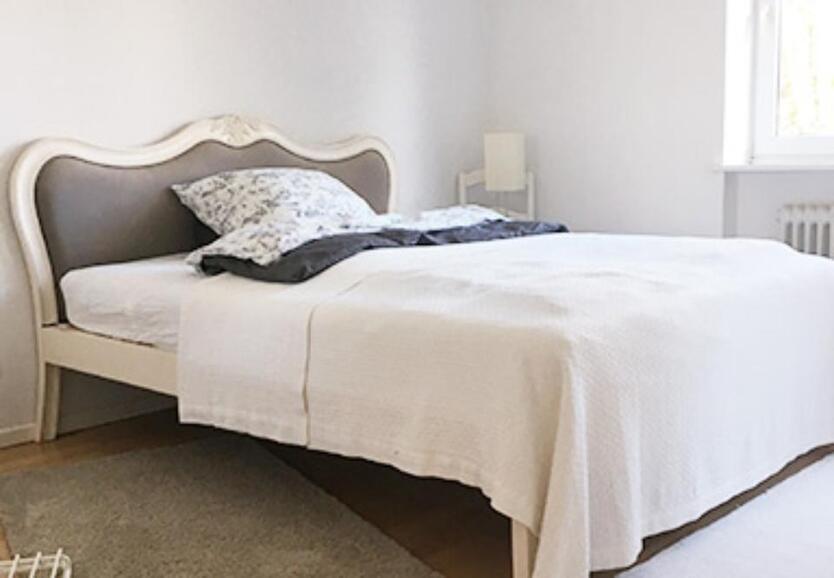schönes, großes Zimmer für Pendlerin, Studentin, etc. zimmer