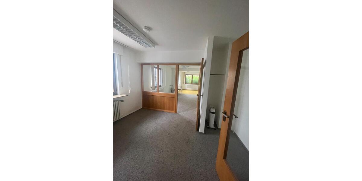 Etagenwohnung Reutlingen Reutlingen (Kernstadt) - 3.5 Zimmer, 130 m&sup2;, 1.500&euro; | Angebot:26566839