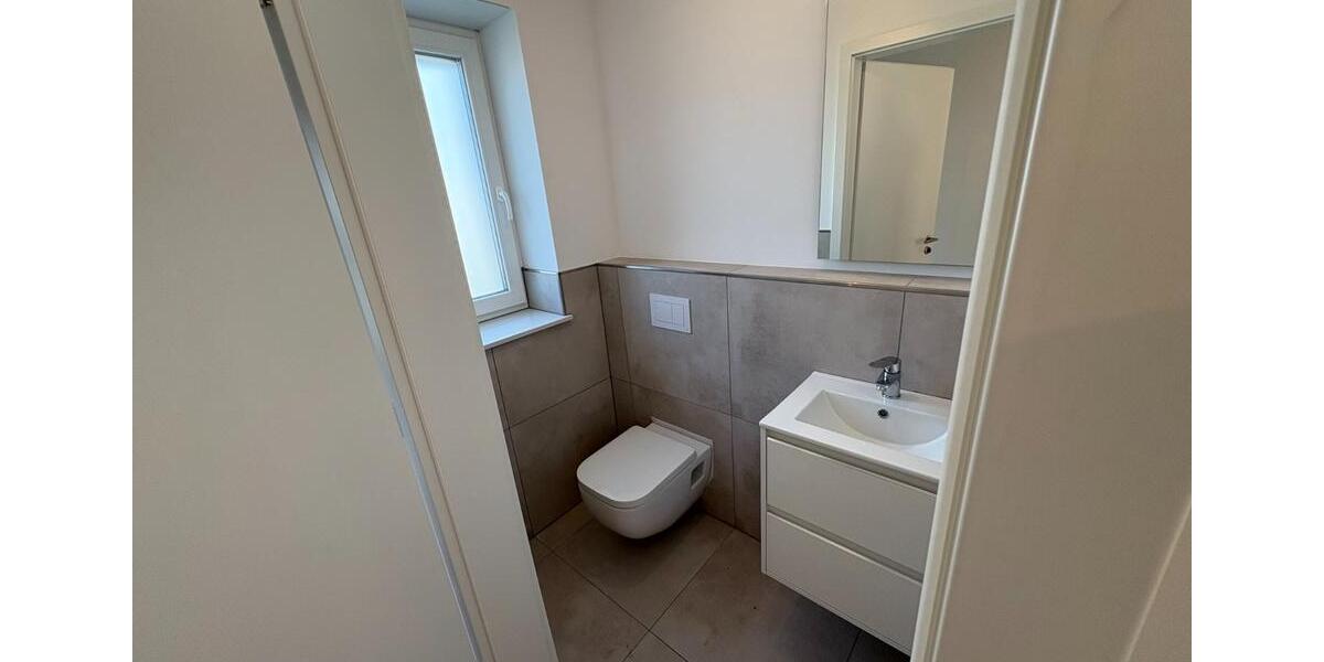 Großzügiges Neubau-Reihenhaus mit 2 Stellplätzen + Garten 5 zimmer