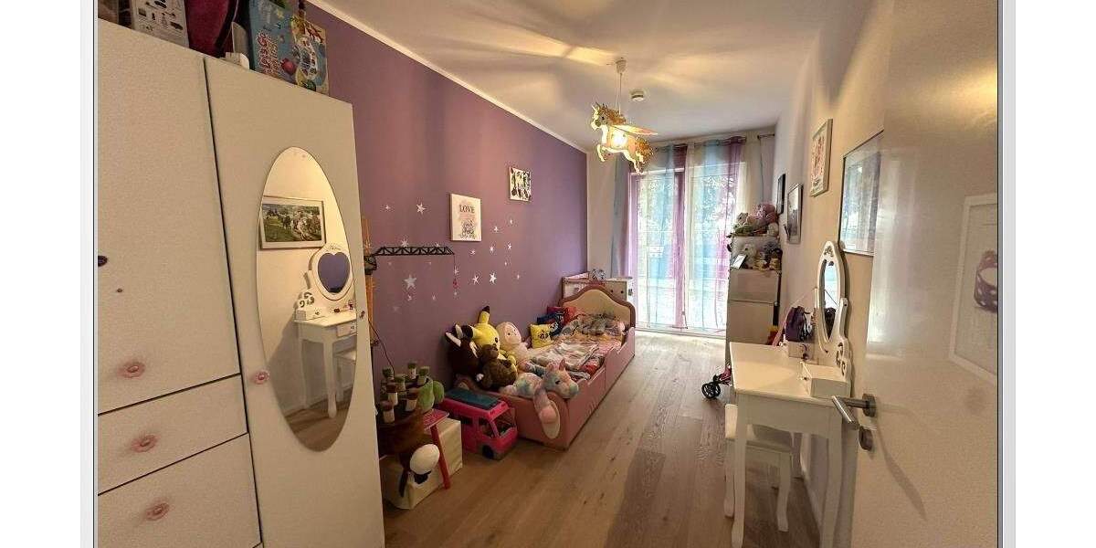 Hattersheim: zentrumsnah & verkehrsgünstig! 4 Zi. EG-Whg. mit eig. Gartenanteil 4 zimmer