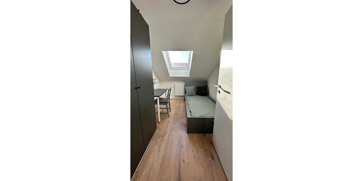 Dachgeschoßwohnung Karlsruhe Knielingen - 1 Zimmer, 1 m&sup2;, 400&euro; | Angebot:26247507