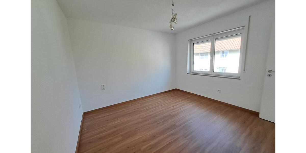 Etagenwohnung Langfurth - 5 Zimmer, 145 m&sup2;, 1.100&euro; | Angebot:26597401