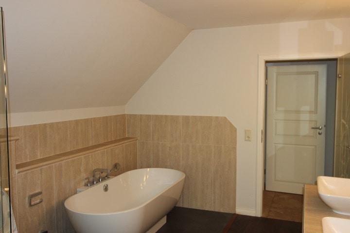 Dachgeschoßwohnung Leck - 3 Zimmer, 145 m&sup2;, 950&euro; | Angebot:26618427