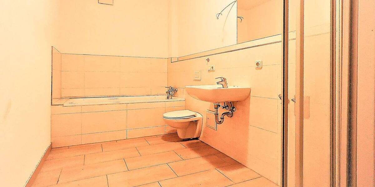 Etagenwohnung Delitzsch - 2 Zimmer, 77 m&sup2;, 600&euro; | Angebot:26657059