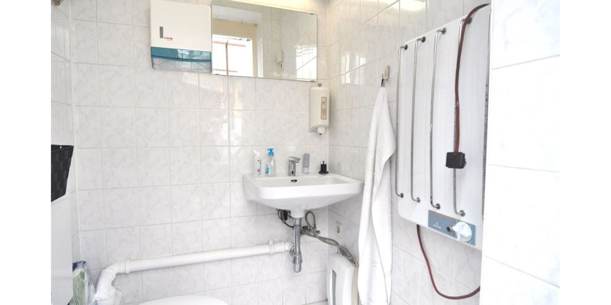 Reserviert! Traditionsgeschäft Feinkost und Fleischerei 4 zimmer