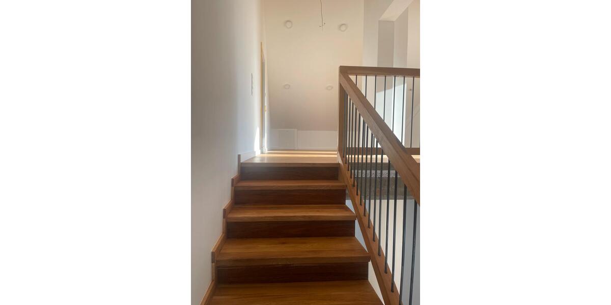 Einfamilienhaus Wetter (Hessen) - 6.5 Zimmer, 250 m&sup2;, 2.250&euro; | Angebot:24967369