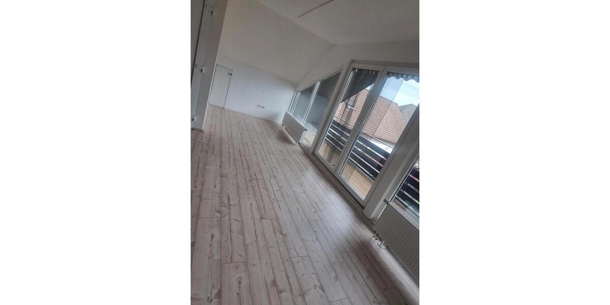 Dachgeschoßwohnung Münster (Hessen) - 3 Zimmer, 68 m&sup2;, 850&euro; | Angebot:26686095