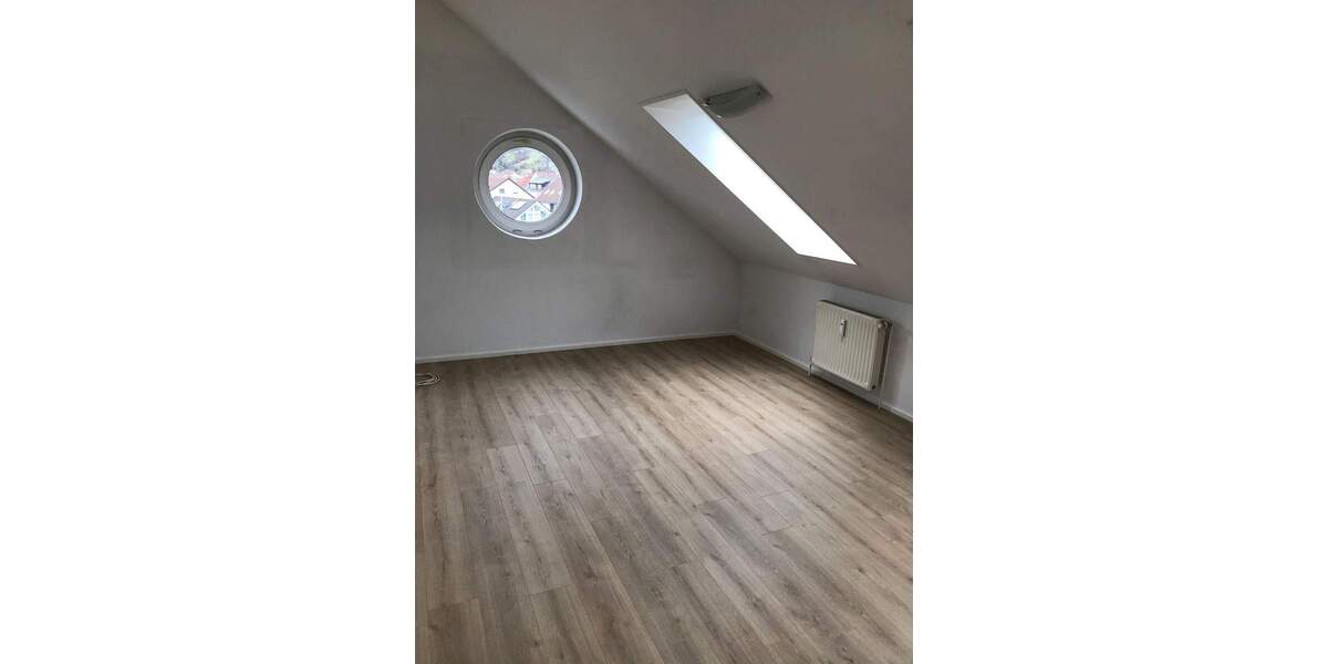 Etagenwohnung Esslingen am Neckar Zell - 3 Zimmer, 75 m&sup2;, 890&euro; | Angebot:25735186