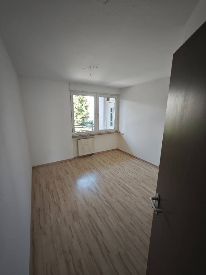 schöne 2-Raum Wohnung mit EBK, Balkon und Stellplatz * sofort frei! 2 zimmer