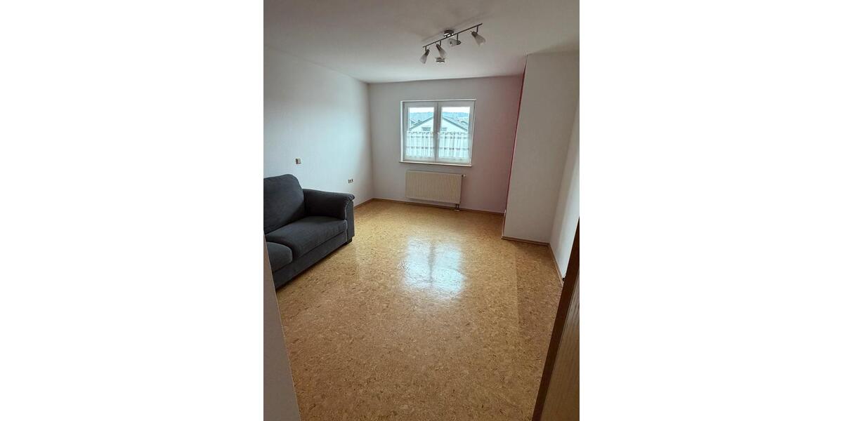 Doppelhaushälfte Bad Hersfeld - 7 Zimmer, 164 m&sup2;, 1.629&euro; | Angebot:25886917