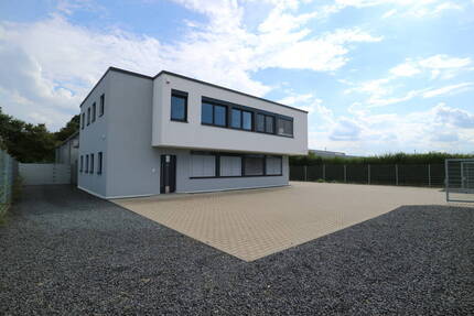 Bürogebäude mit 72m² Lagerfläche 4 zimmer
