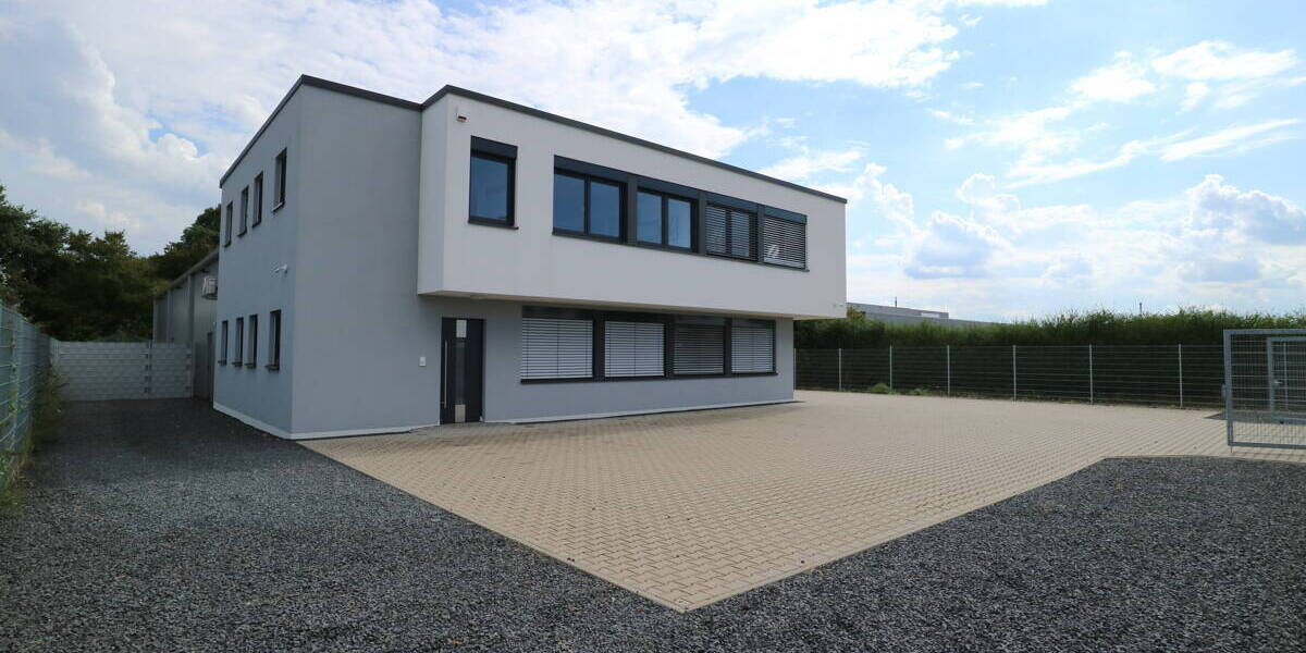 Bürogebäude mit 72m² Lagerfläche 4 zimmer