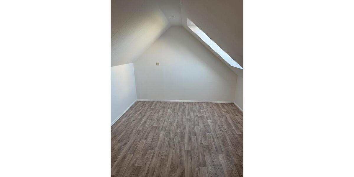 Dachgeschoßwohnung Barßel - 3 Zimmer, 90 m&sup2;, 600&euro; | Angebot:24337759