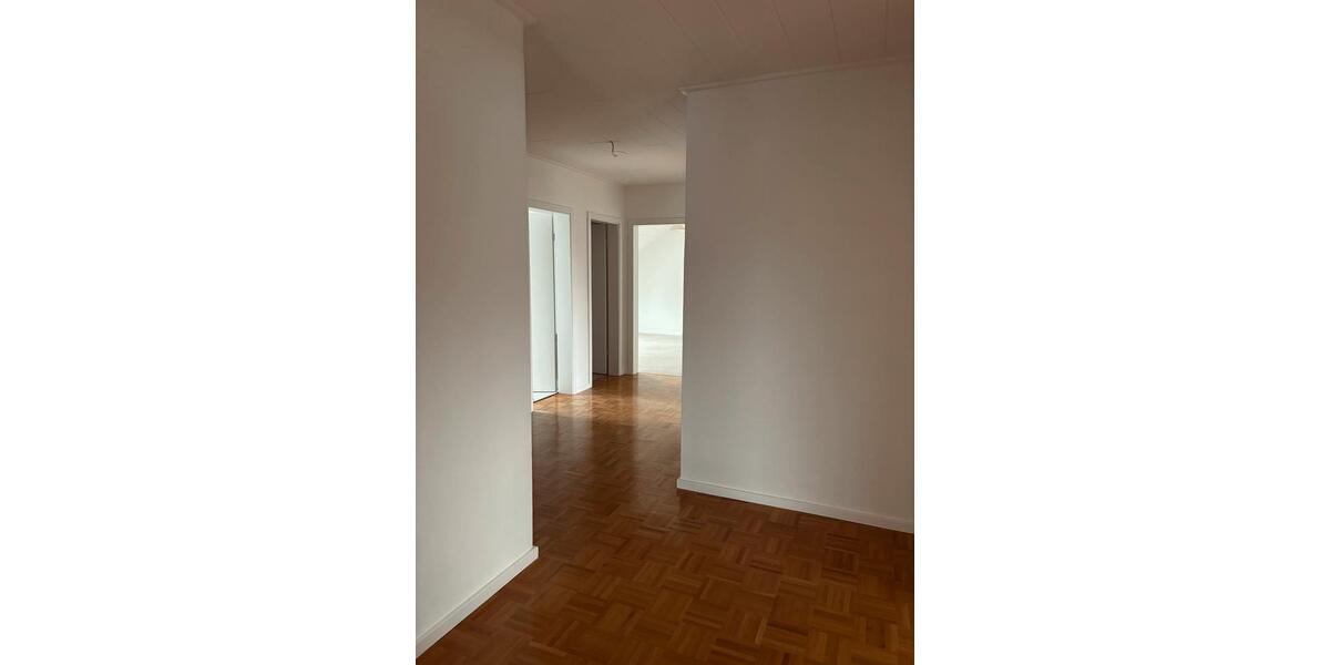 Dachgeschoßwohnung Lippstadt Overhagen - 4 Zimmer, 117 m&sup2;, 1.055&euro; | Angebot:25170835