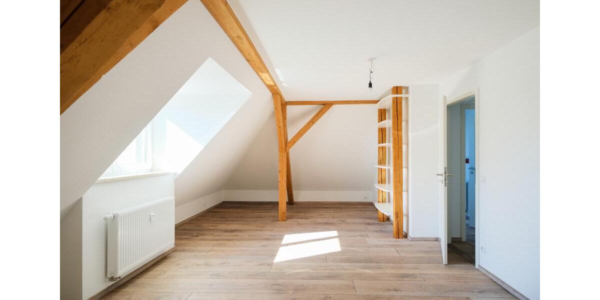 Dachgeschoßwohnung Weilheim in Oberbayern - 3 Zimmer, 104 m&sup2;, 1.640&euro; | Angebot:26632559