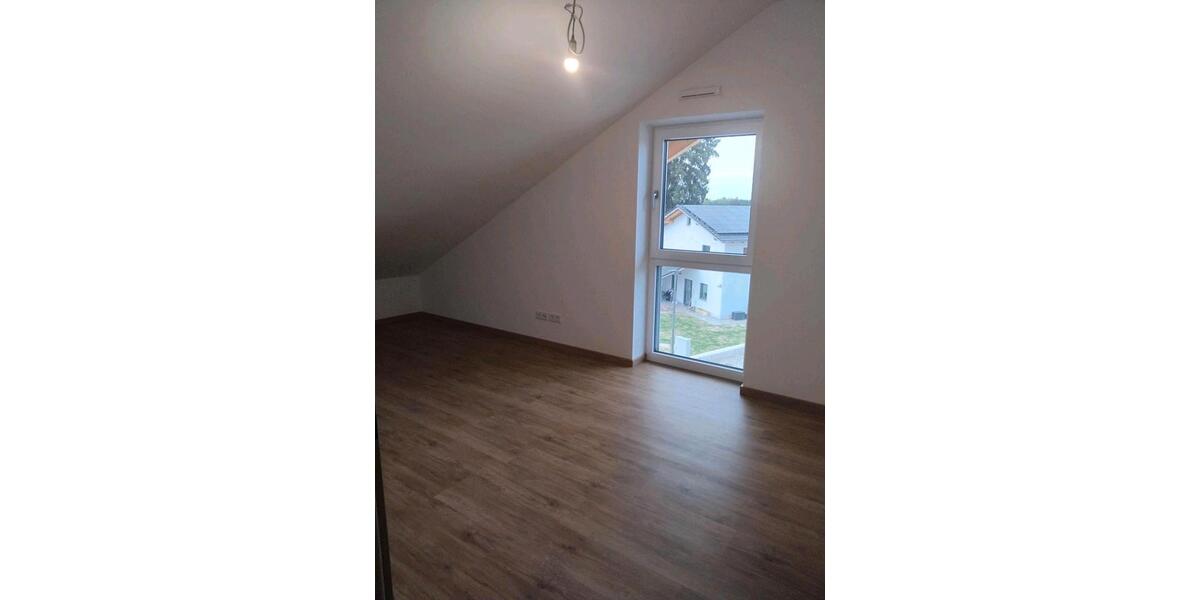 Etagenwohnung Tacherting - 5 Zimmer, 115 m&sup2;, 1.300&euro; | Angebot:26699675