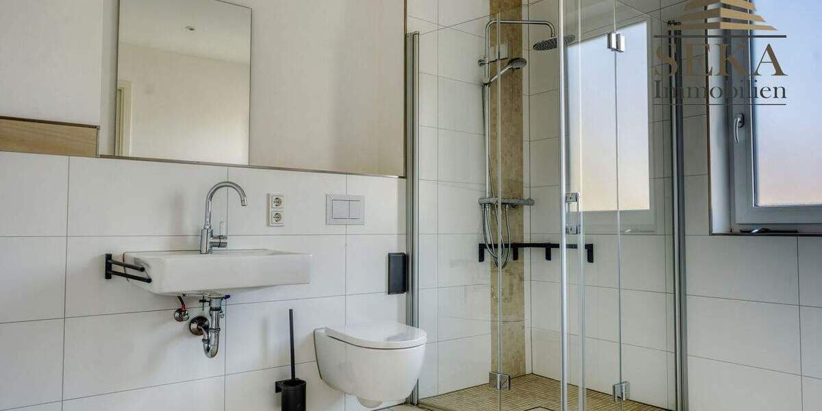 Etagenwohnung Deggendorf - 2 Zimmer, 101 m&sup2;, 1.095&euro; | Angebot:25772724