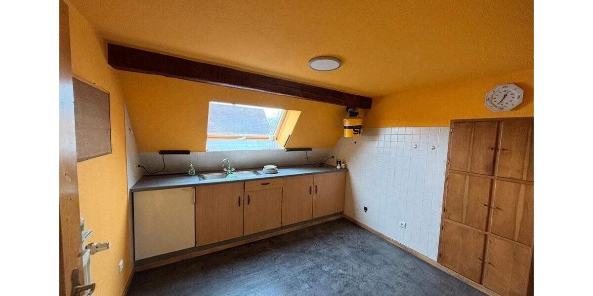 Dachgeschoßwohnung Lauterbach (Hessen) - 3 Zimmer, 90 m&sup2;, 950&euro; | Angebot:24845103