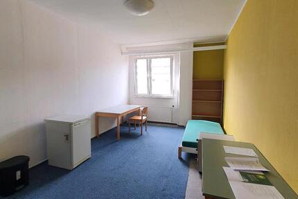 Großes, helles Zimmer im Studentenwohnheim – frei ab sofort bis 2