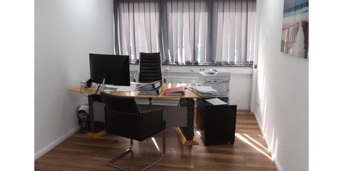 Top AutohausGewerbefläche ca. 1.000 m² + optional 2.185 m² HallenWerkstattfläche in guter Lage von Salzgitter-Bad zimmer