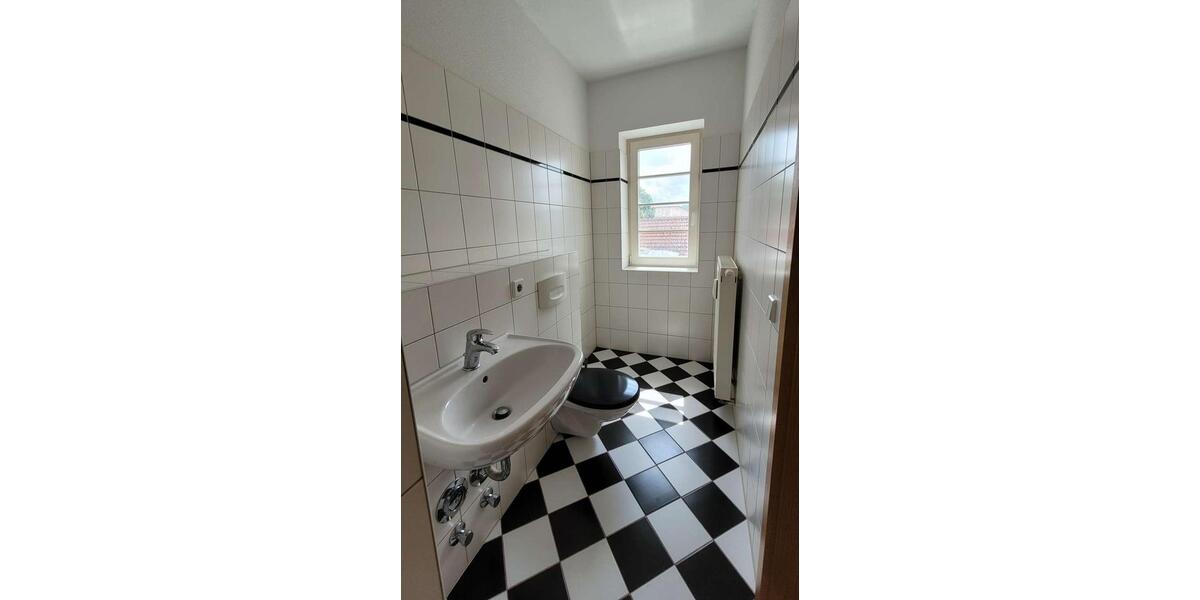 Etagenwohnung Eisenach - 2 Zimmer, 40 m&sup2;, 305&euro; | Angebot:26564478