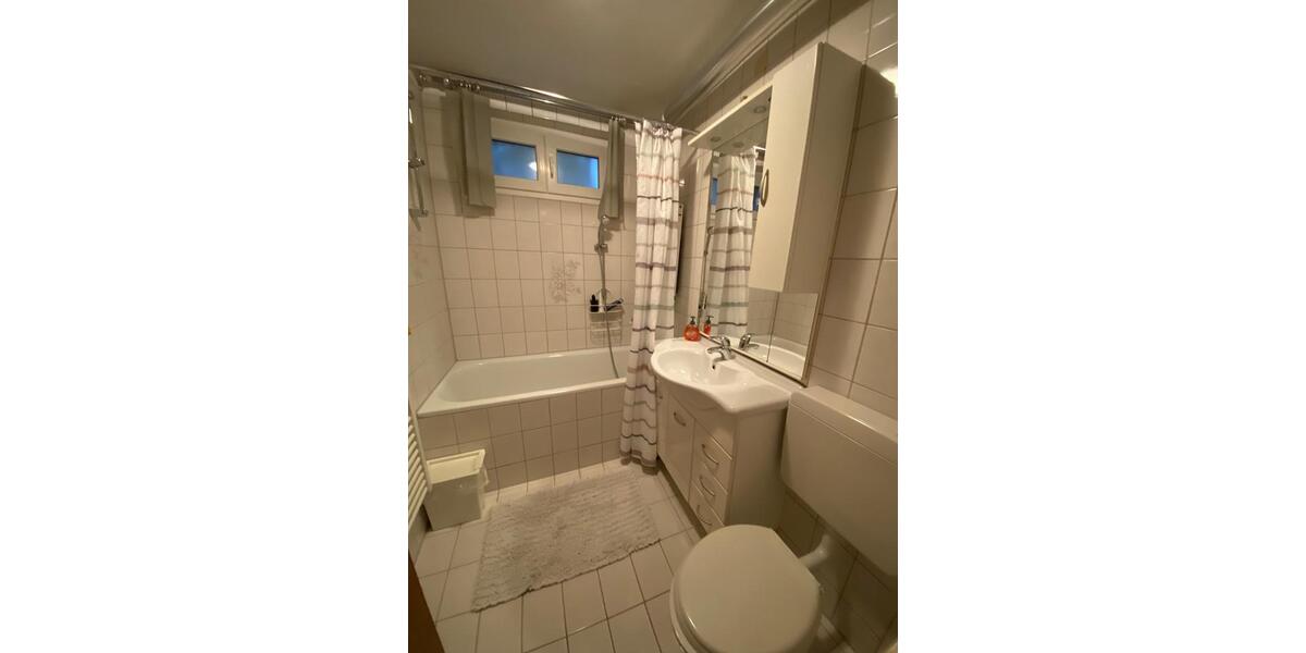 Wohnen auf Zeit Tübingen Lustnau - 16 Zimmer, 50 m&sup2;, 600&euro; | Angebot:24768738