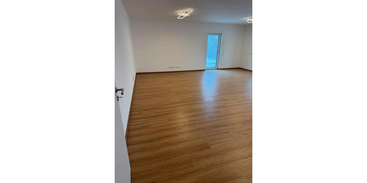 Erdgeschoßwohnung Tittling - 4 Zimmer, 88 m&sup2;, 950&euro; | Angebot:24830365