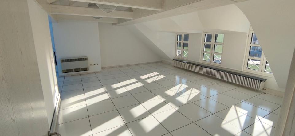 Einfamilienhaus Weiden in der Oberpfalz - 2 Zimmer, 92 m&sup2;, 980&euro; | Angebot:26039865