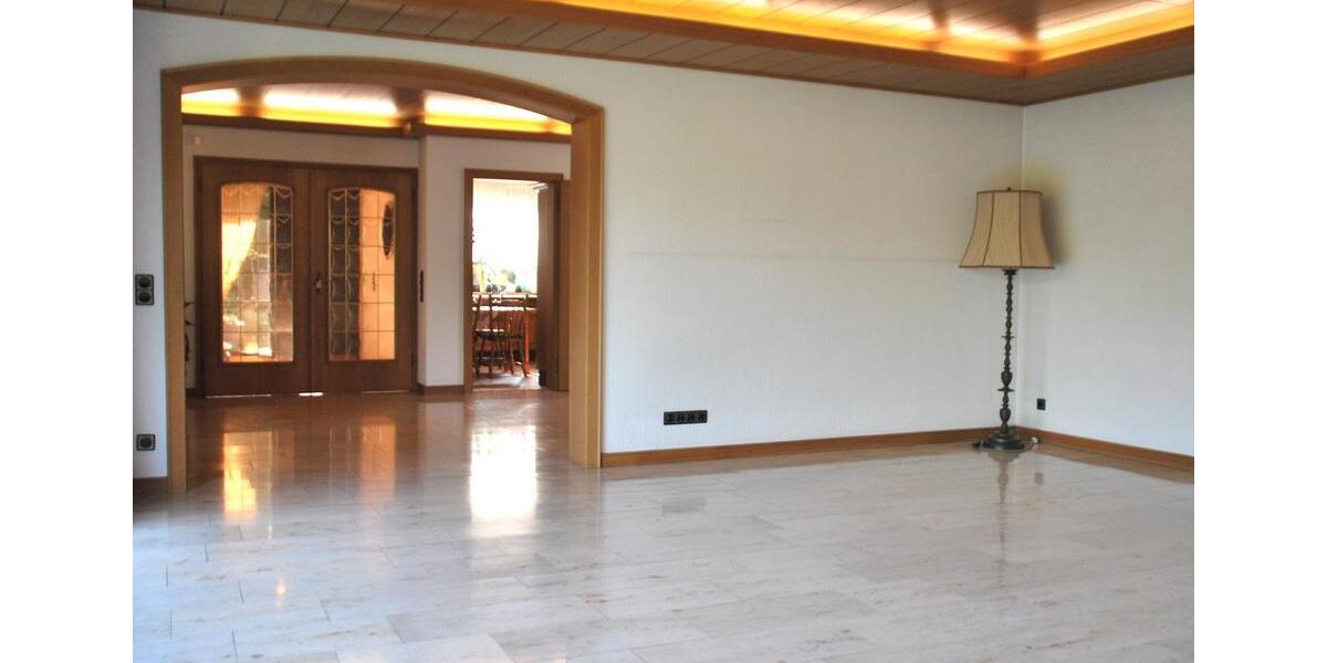 Großes, freistehendes Einfamilienhaus 6 zimmer