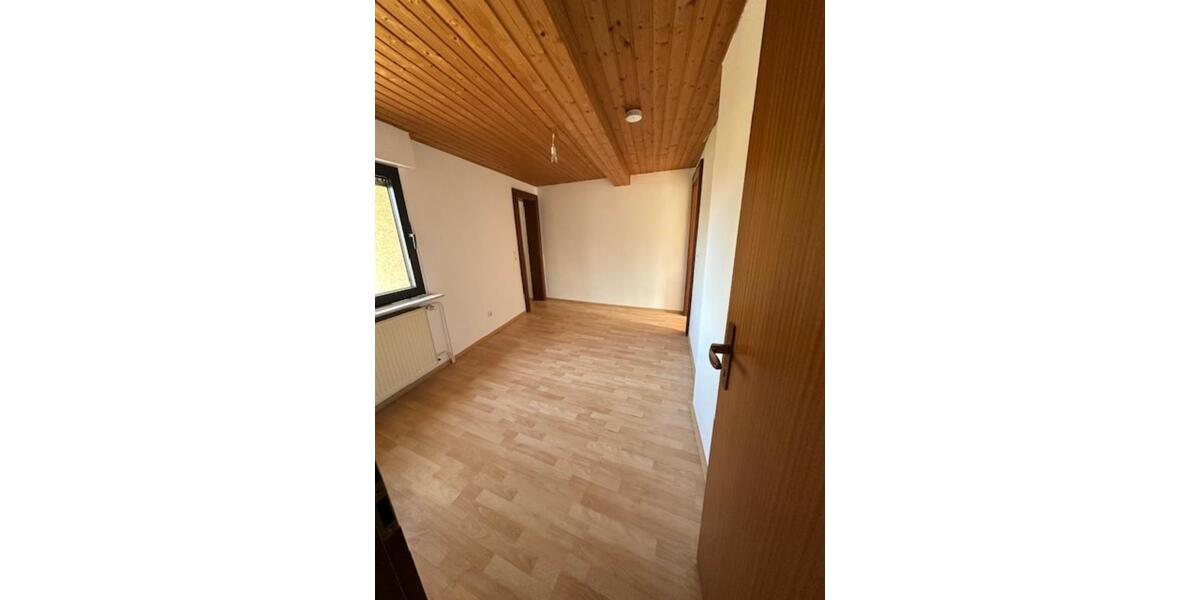 Einfamilienhaus Bad Camberg - 6 Zimmer, 130 m&sup2;, 1.100&euro; | Angebot:25872764