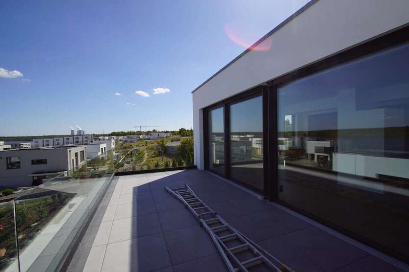 Mit dem Aufzug direkt in die Traumwohnung am Zwenkauer See! 4 zimmer