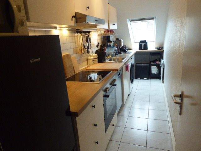 EXKLUSIV SANIERT MAISONETTE MODERNES BAD + SEP. WC BALKON INS GRÜNE LAMINAT EINBAUKÜ. MÖGL. ELLER 3 zimmer