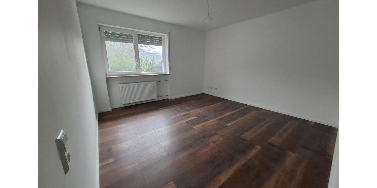 Erdgeschoßwohnung Oberndorf am Neckar - 3 Zimmer, 100 m&sup2;, 900&euro; | Angebot:25292632