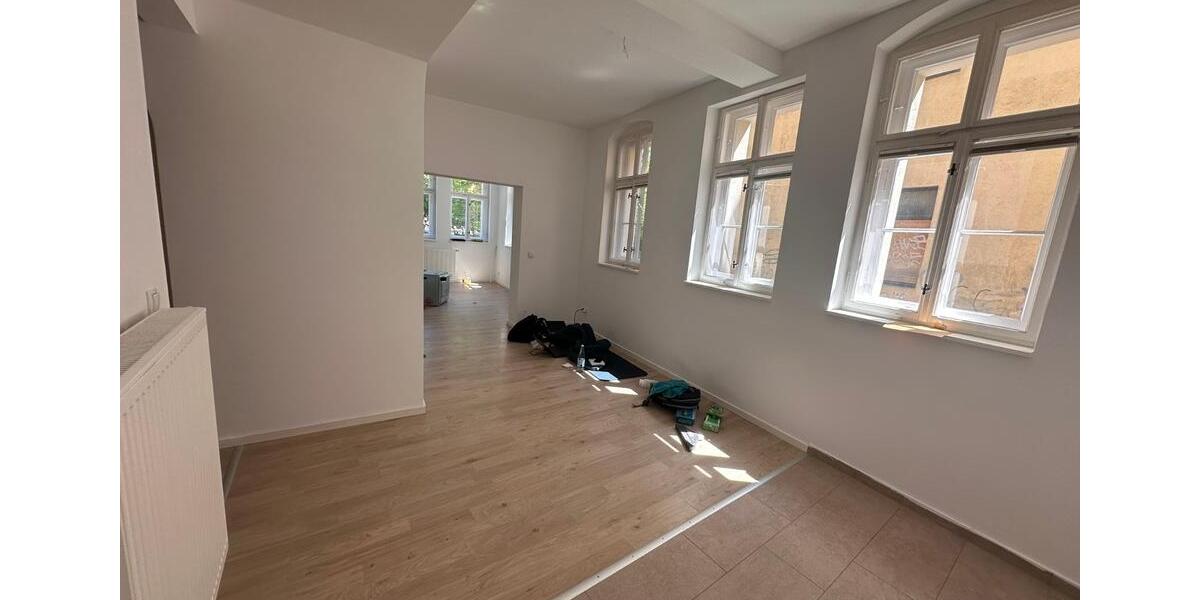 Erdgeschoßwohnung Apolda - 3 Zimmer, 100 m&sup2;, 1.100&euro; | Angebot:26619943