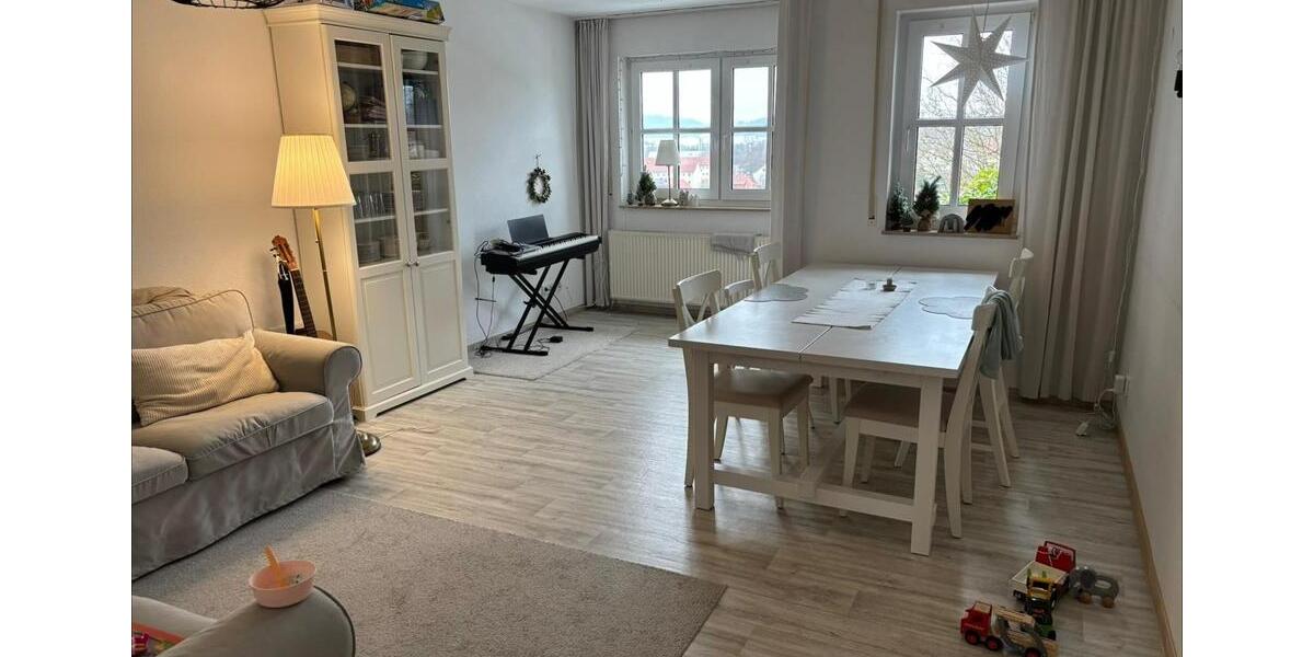 Erdgeschoßwohnung Hildburghausen - 4 Zimmer, 89 m&sup2;, 750&euro; | Angebot:25173135