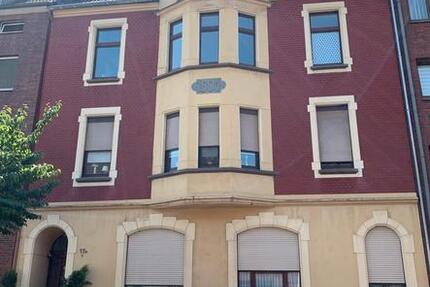 Sanierte 2,5-Zimmer-Dachgeschosswohnung mit neuer Küche 2 zimmer