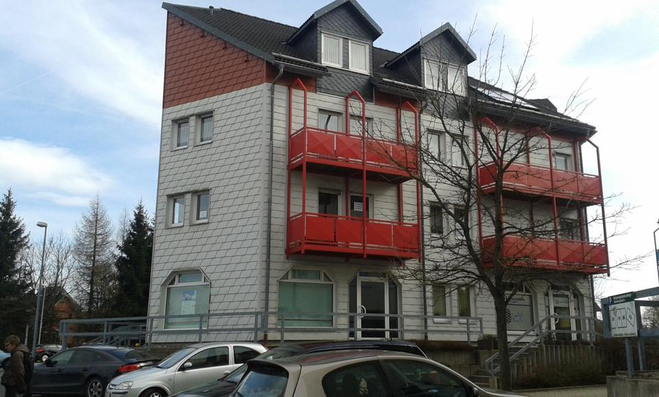 Etagenwohnung Neuhaus am Rennweg - 3 Zimmer, 68 m&sup2;, 420&euro; | Angebot:25022149