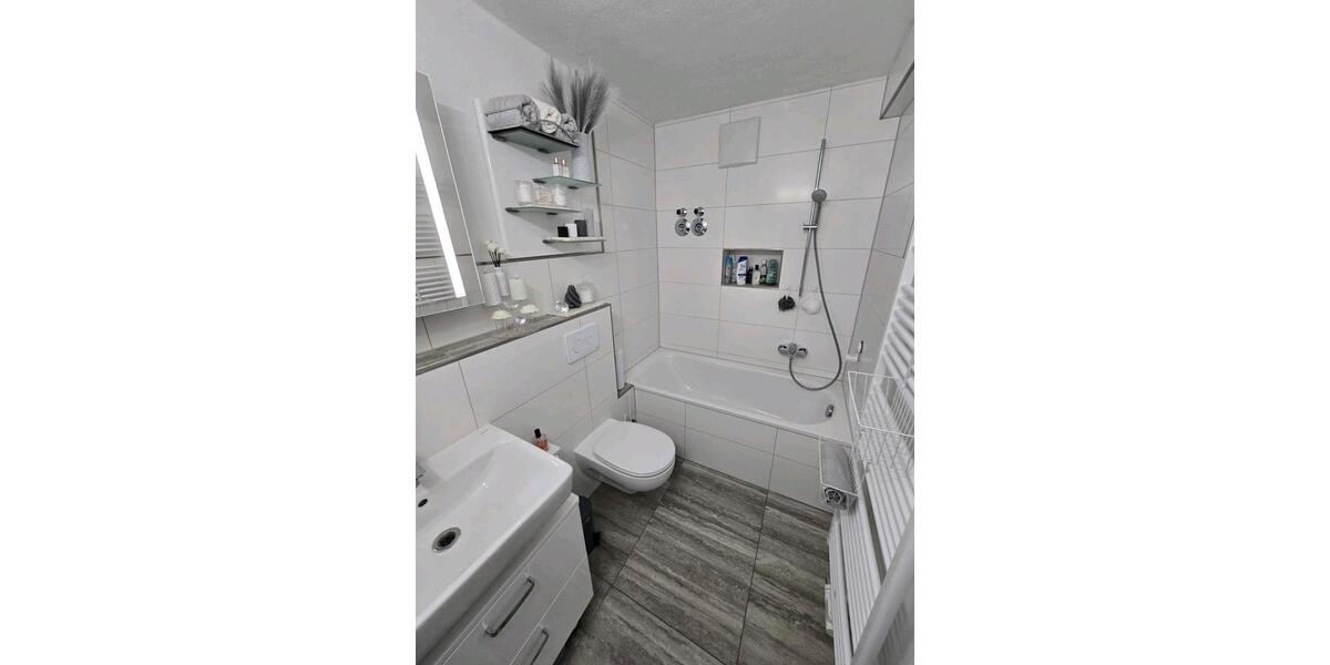 Etagenwohnung Kassel - 2 Zimmer, 70 m&sup2;, 770&euro; | Angebot:26593149