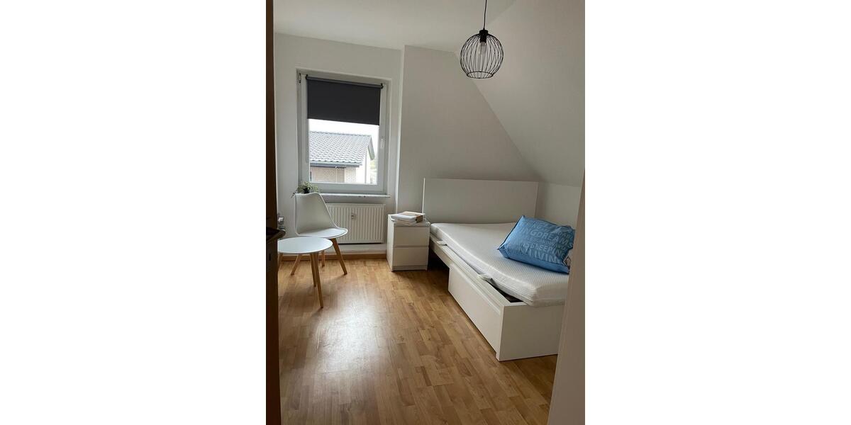 Dachgeschoßwohnung Rinteln - 4 Zimmer, 85 m&sup2;, 1.200&euro; | Angebot:26495680