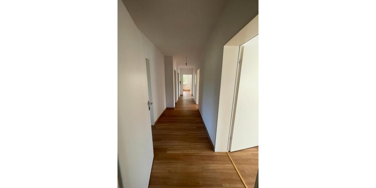 Etagenwohnung Friedberg - 4 Zimmer, 110 m&sup2;, 1.350&euro; | Angebot:26618007