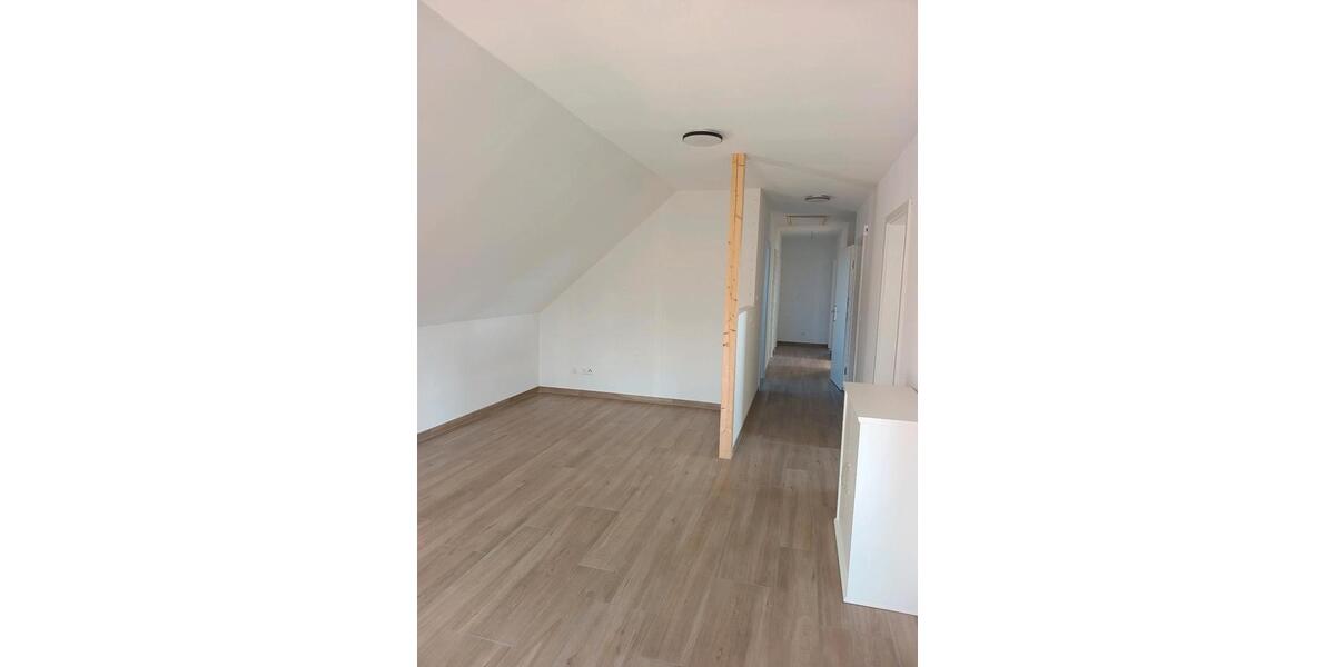 Dachgeschoßwohnung Wittenberg Lutherstadt Reinsdorf - 5 Zimmer, 80 m&sup2;, 900&euro; | Angebot:26619979