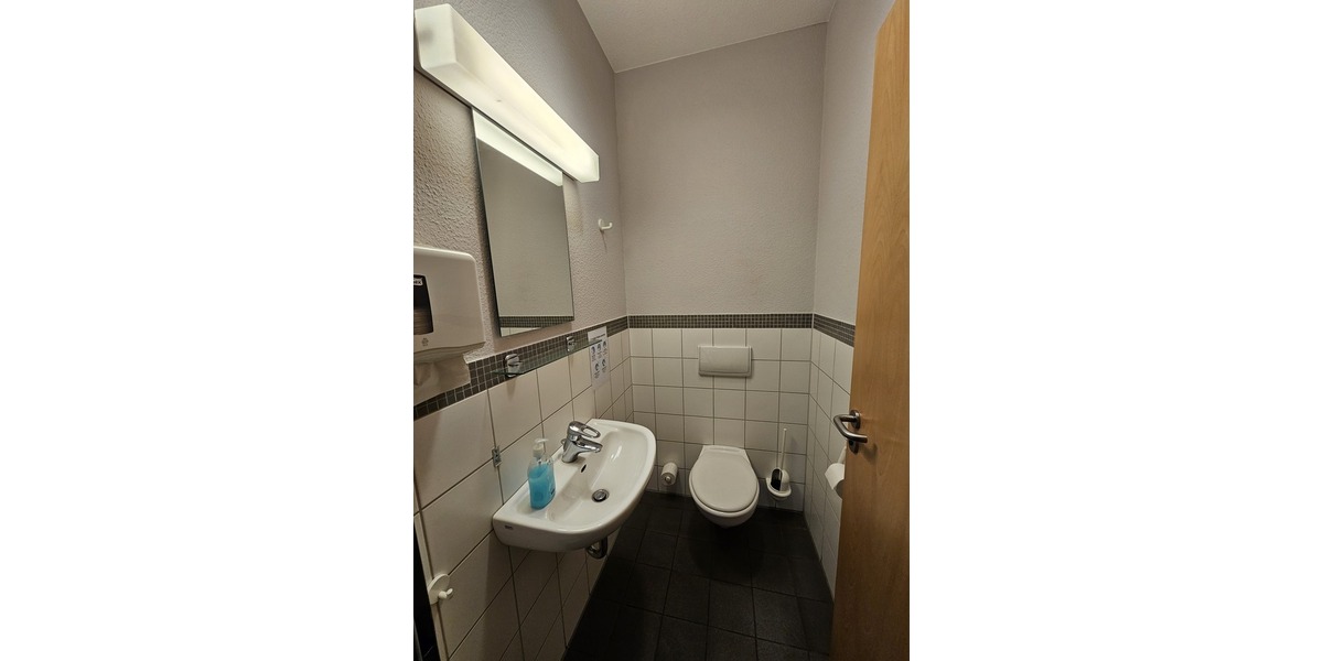 Großzügige Gewerbefläche mit 3 Zimmern – Vielseitig nutzbar! - Gewerbeobjekt Laatzen Rethen | Angebot:25499130