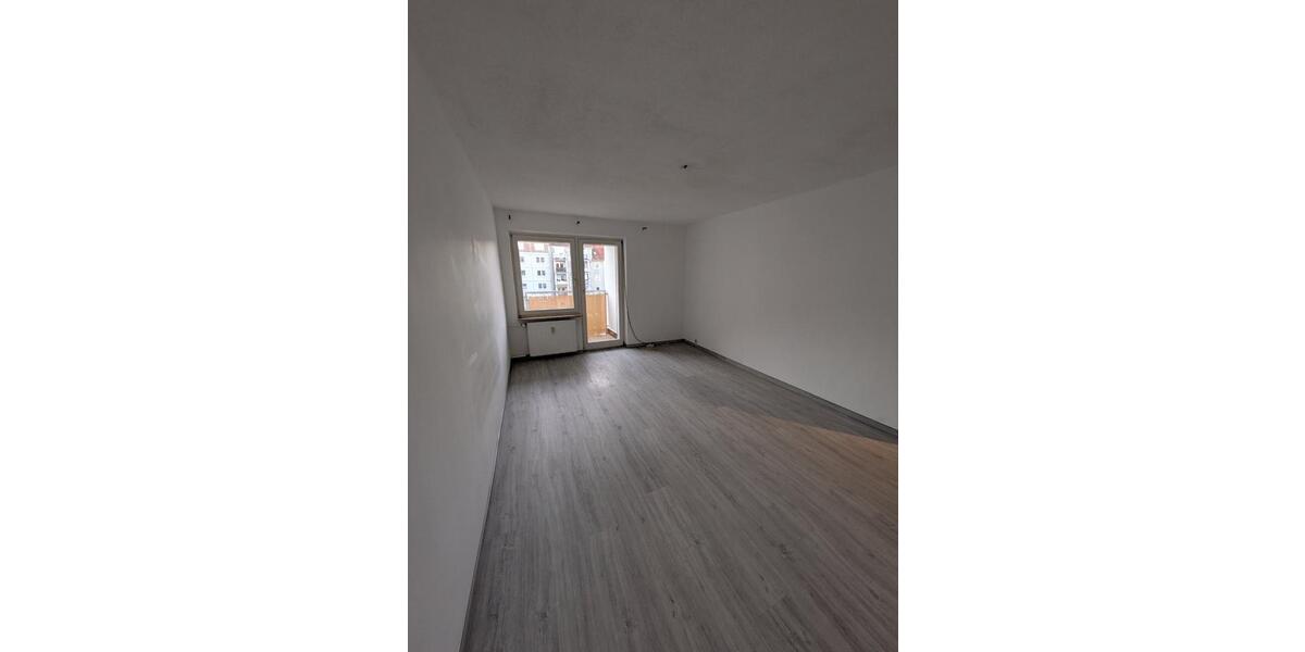 Etagenwohnung Pasewalk - 3 Zimmer, 67 m&sup2;, 600&euro; | Angebot:24875371