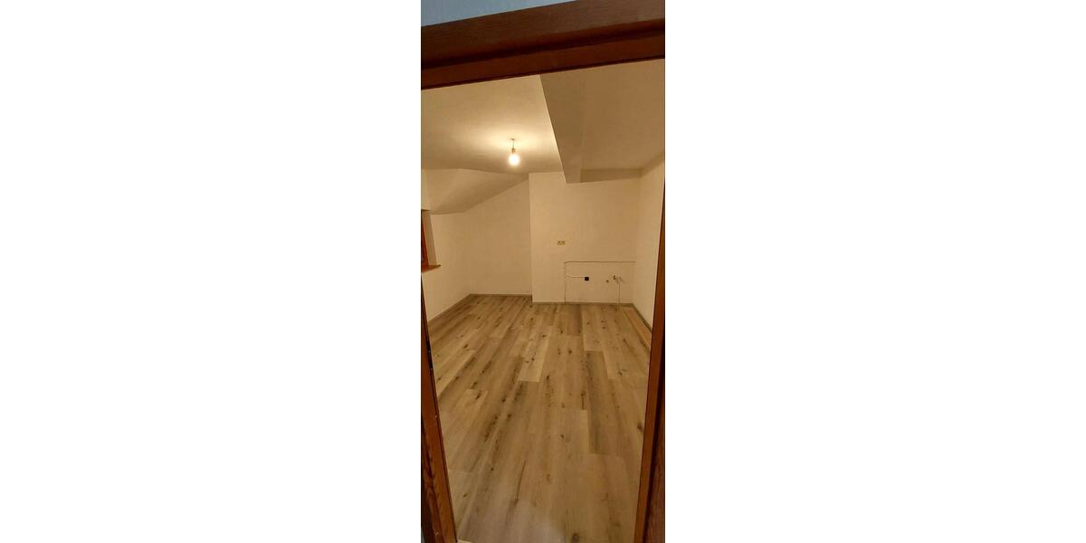 Etagenwohnung Hutthurm - 3 Zimmer, 104 m&sup2;, 700&euro; | Angebot:26633306