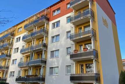Wohnung zum Mieten in Neustrelitz 215 € 33.01 m²