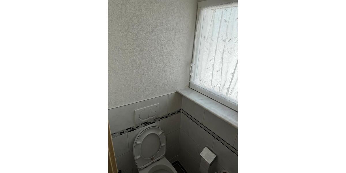 Wohnen auf Zeit Villingen-Schwenningen Schwenningen - 6 Zimmer, 205 m&sup2;, 450&euro; | Angebot:26594591